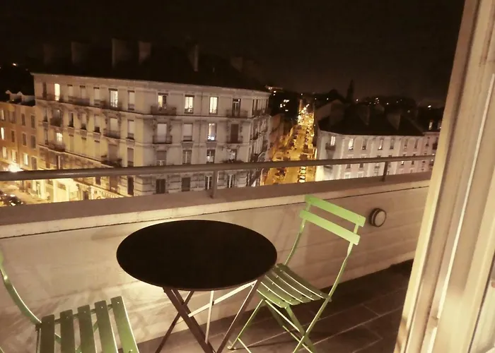 Le Balcon De L\'Aigle
